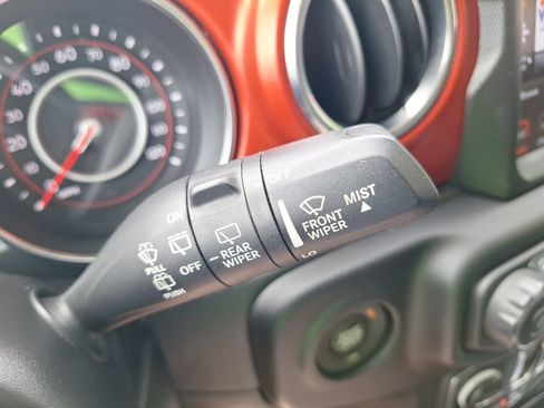 Used 2021 Jeep Wrangler Unlimited Rubicon AWD/4WD image 24