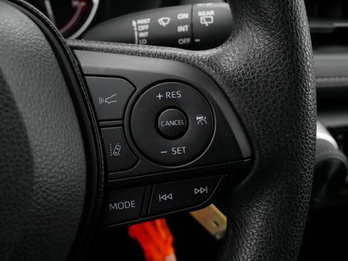 Used 2025 Toyota RAV4 LE image 25