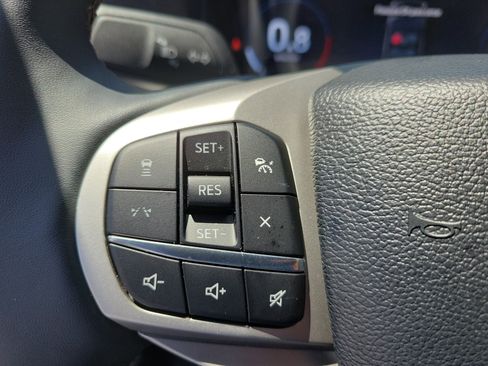 Used 2025 Ford Explorer Active RWD image 21