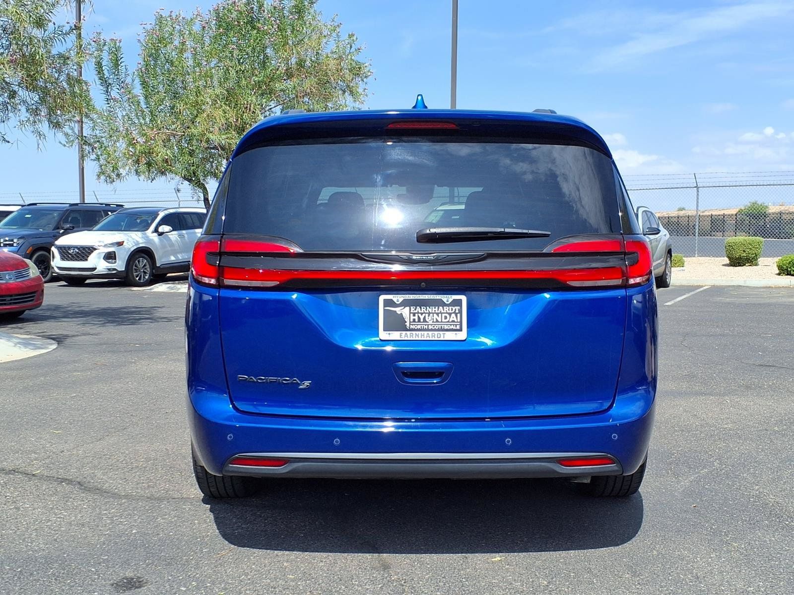 Used 2021 Chrysler Pacifica Touring w/ S Appearance Package FWD image 5
