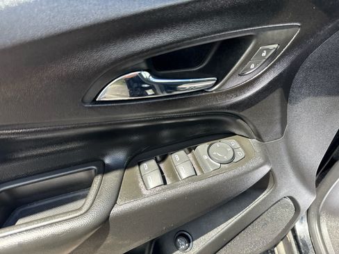 Used 2023 Chevrolet Equinox LT AWD/4WD image 13
