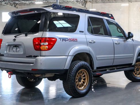 Used 2002 Toyota Sequoia SR5 w/ Alloy Wheel Pkg AWD/4WD image 6