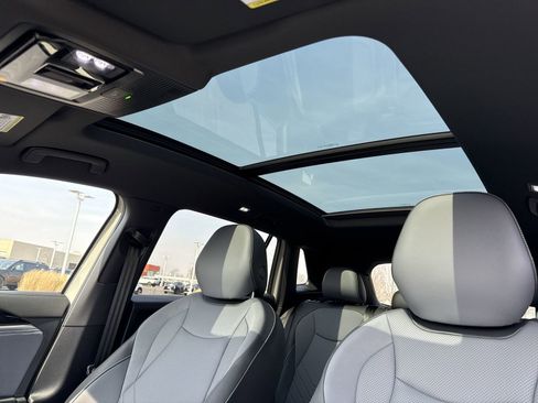 New 2026 Volkswagen Tiguan SE R-Line AWD/4WD image 22