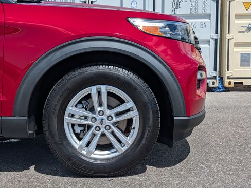 Used 2020 Ford Explorer XLT w/ Equipment Group 202A image 11