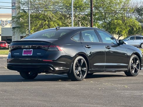 Used 2023 Honda Accord Sport image 4