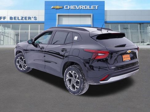 New 2026 Chevrolet Trax LT w/ Driver Confidence Package image 5