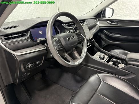 Used 2023 Jeep Grand Cherokee L Limited w/ Luxury Tech Group II AWD/4WD image 3