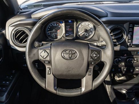 Used 2022 Toyota Tacoma TRD Off-Road w/ Technology Package AWD/4WD image 22