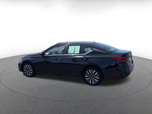 Used 2026 Nissan Altima 2.5 SV FWD image 9