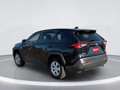 Used 2025 Toyota RAV4 LE AWD/4WD image 4