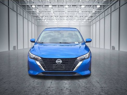 Used 2025 Nissan Sentra SV FWD image 2