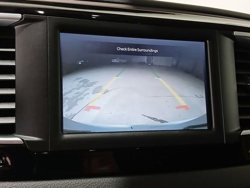 Used 2024 Chrysler Voyager LX FWD image 28