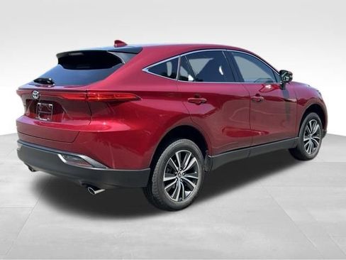 Used 2023 Toyota Venza LE AWD/4WD image 5