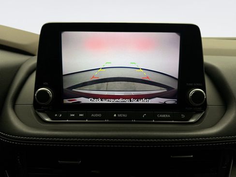 Used 2022 Nissan Rogue SV image 14