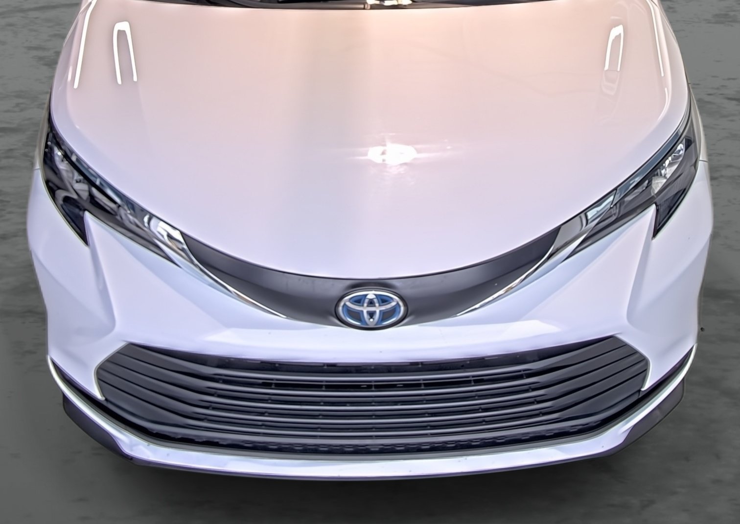 Used 2025 Toyota Sienna LE FWD image 18