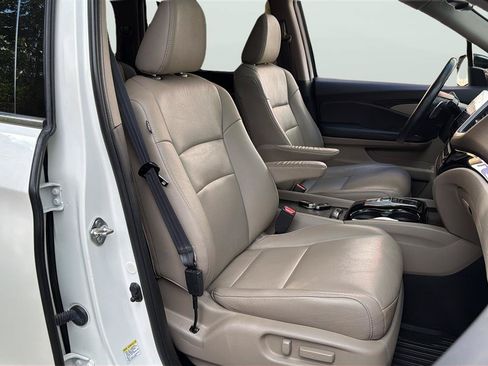 Used 2016 Honda Pilot Touring image 14