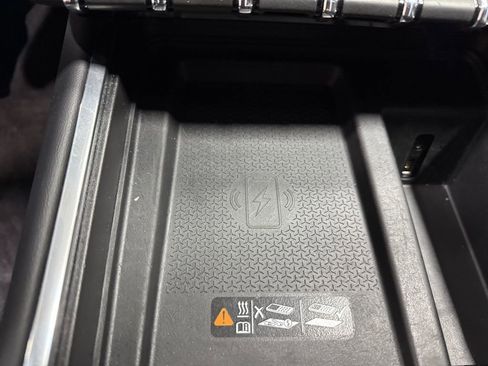 Used 2025 GMC Acadia Elevation image 37