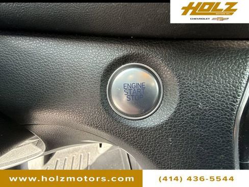 Used 2019 Hyundai Santa Fe SEL image 16