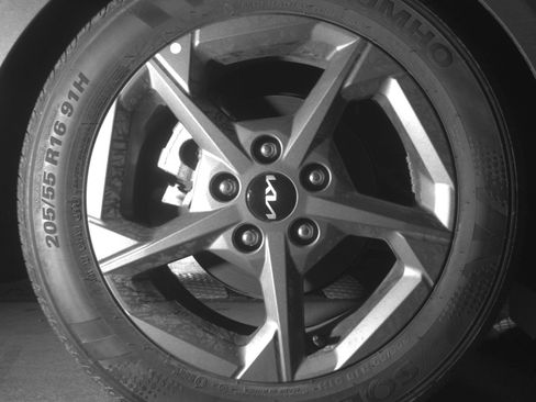 Used 2025 Kia K4 LXS image 15