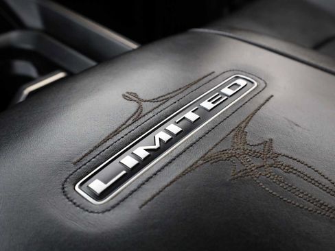 Used 2020 RAM 5500 4x4 Crew Cab image 29