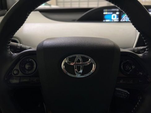 Used 2019 Toyota Prius image 23