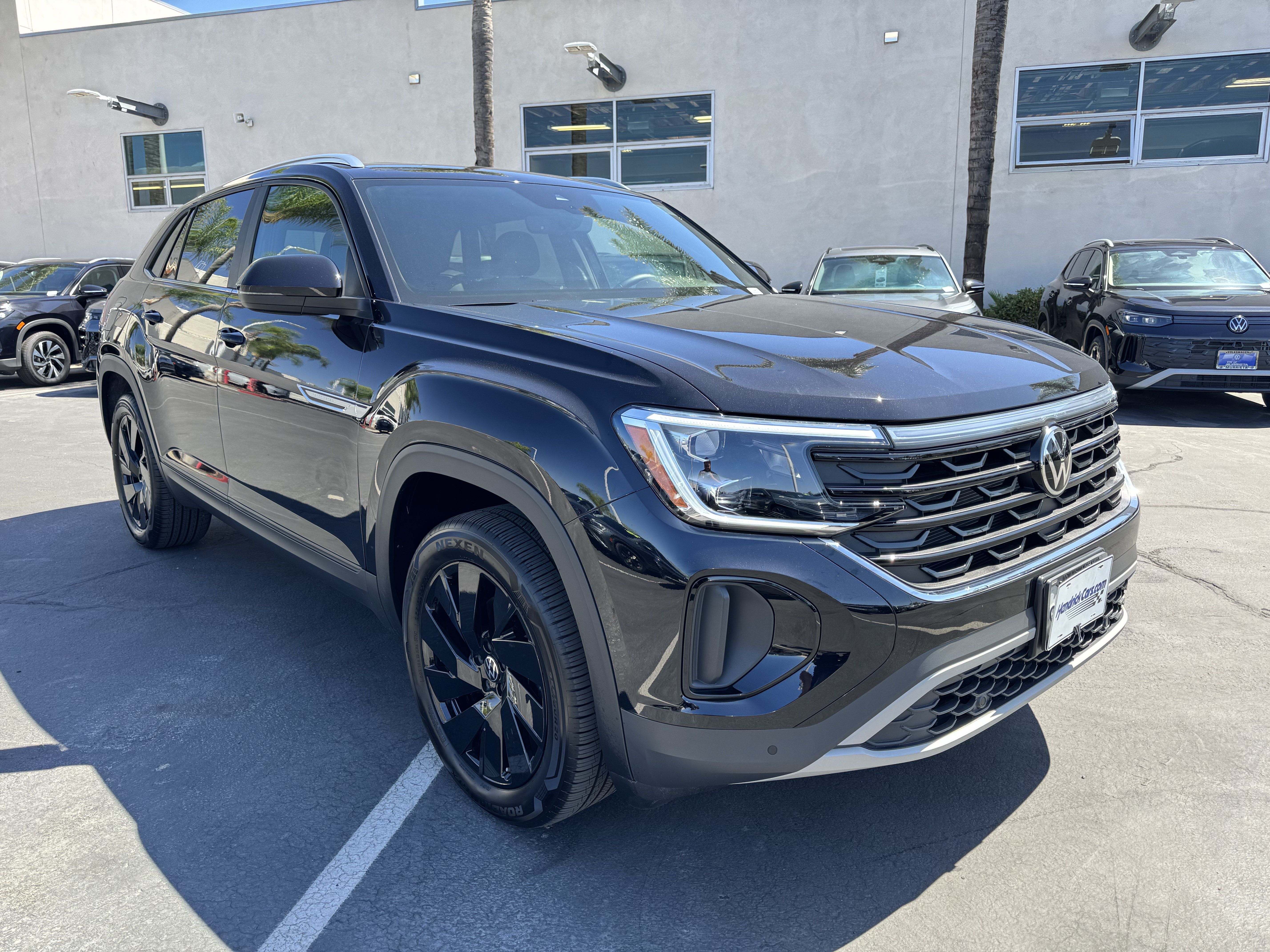 Used 2026 Volkswagen Atlas Cross Sport SE FWD image 2