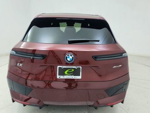 Used 2023 BMW iX xDrive50 w/ Premium Package image 5