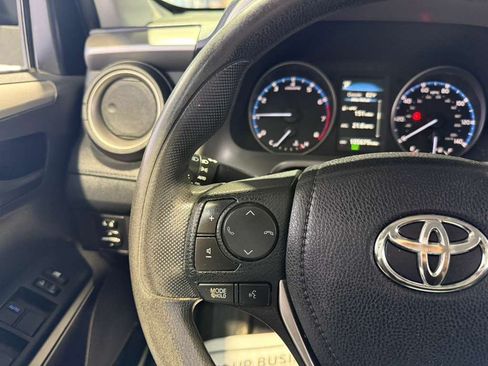 Used 2017 Toyota RAV4 LE FWD image 11