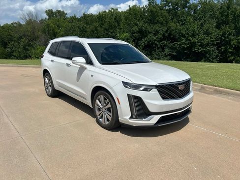 Used 2024 Cadillac XT6 Premium Luxury w/ Technology Package FWD image 7