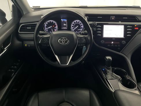 Used 2020 Toyota Camry SE FWD image 31
