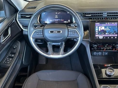 Used 2022 Jeep Grand Cherokee L Laredo w/ Luxury Tech Group I AWD/4WD image 18