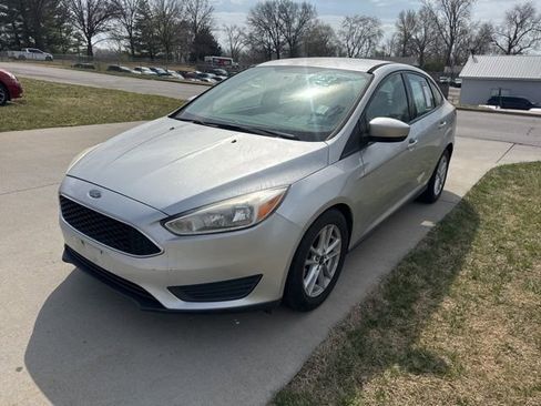 Used 2018 Ford Focus SE image 1