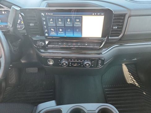 Used 2022 Chevrolet Silverado 1500 LT image 11