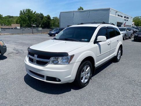 Used 2010 Dodge Journey SXT w/ Flexible Seating Group FWD image 1