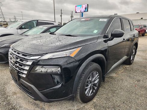 Used 2024 Nissan Rogue S image 3