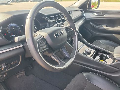 Used 2023 Jeep Grand Cherokee L Laredo AWD/4WD image 10