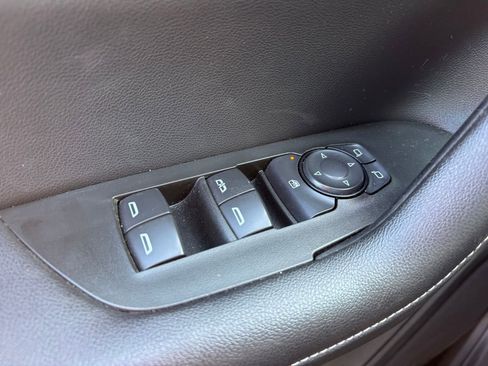 Used 2025 Chevrolet Blazer LT image 5