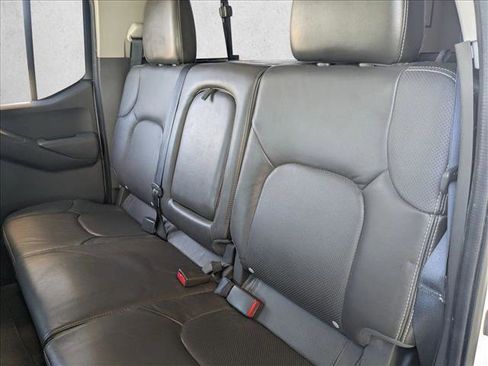 Used 2014 Nissan Frontier PRO-4X w/ Pro-4x Luxury Package AWD/4WD image 18