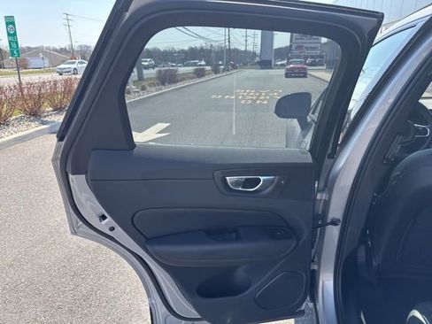 Certified 2025 Volvo XC60 B5 Plus AWD/4WD image 16