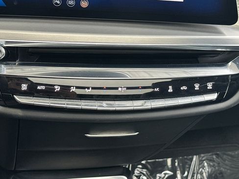 Used 2025 Cadillac Lyriq Sport AWD/4WD image 20