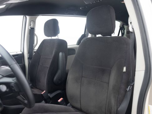 Used 2014 Dodge Grand Caravan SE FWD image 24
