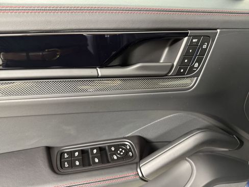 New 2026 Porsche Cayenne GTS AWD/4WD image 33