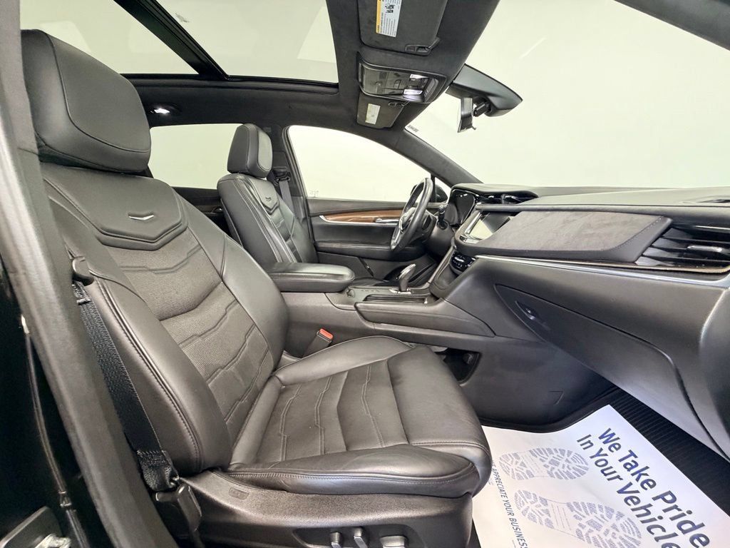 Used 2018 Cadillac XT5 Platinum w/ Driver Assist Package AWD/4WD image 8