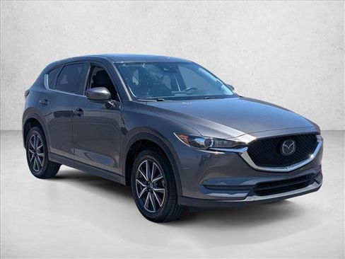 Used 2018 MAZDA CX-5 Touring w/ Preferred Equipment Package FWD image 3