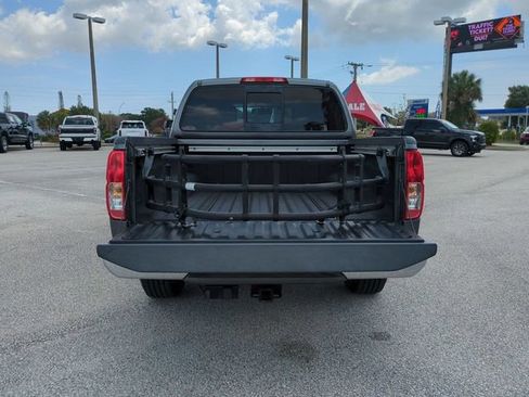 Used 2016 Nissan Frontier SV w/ SV Value Truck Package RWD image 12