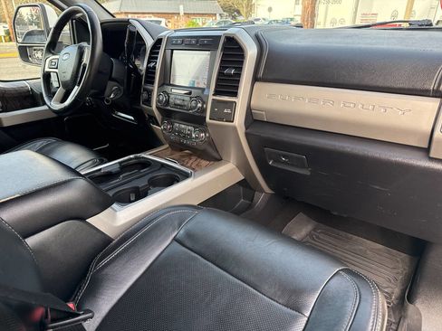 Used 2019 Ford F350 Lariat w/ Lariat Value Package image 18