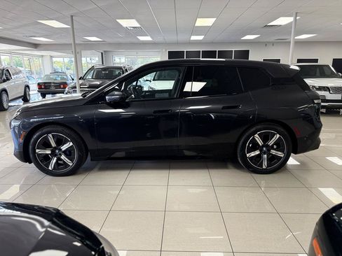 Used 2022 BMW iX xDrive50 w/ Premium Package AWD/4WD image 3