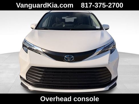 Used 2024 Toyota Sienna LE image 7