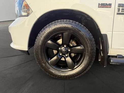 Used 2019 RAM 1500 Express w/ Wheel & Sound Group AWD/4WD image 9
