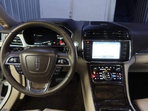 Used 2020 Lincoln Continental Reserve w/ Luxury Package image 20